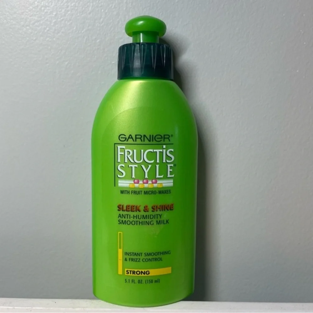 Fructis Style Sleek and Shine Anti Humidity Smoothing‎ Milk. NOS